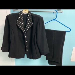 Women’s Pant Suit